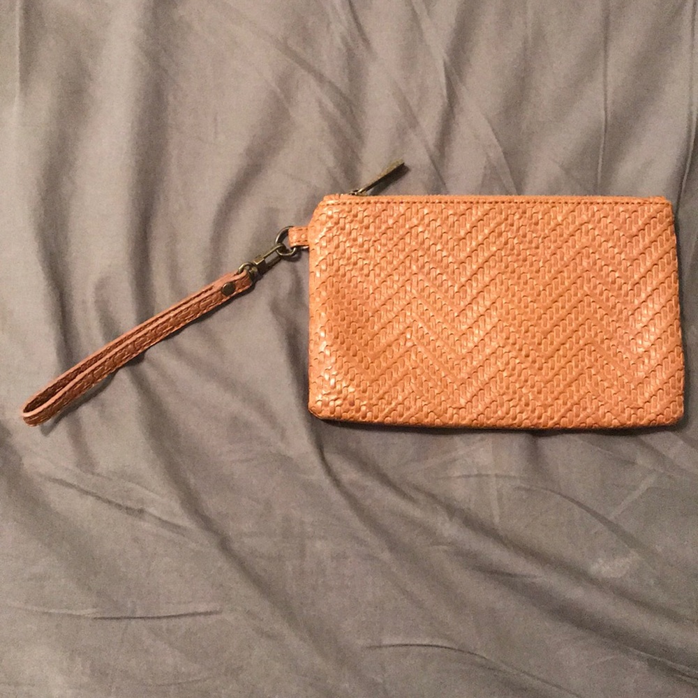 Express wristlet clutch